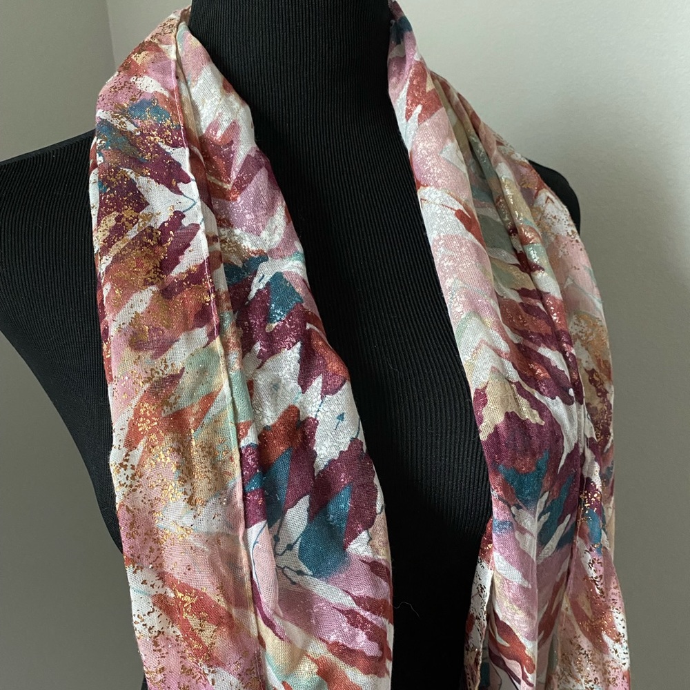 Abstract Infinity Scarf - Picture 2 of 4